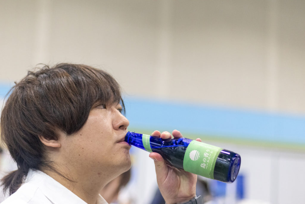 ビールを飲むりゅーく