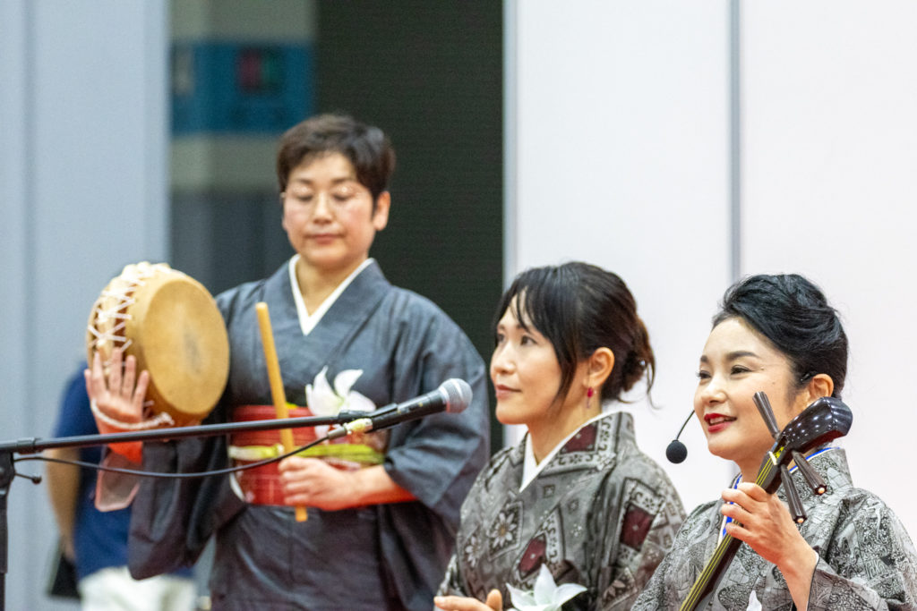 島唄の演奏風景