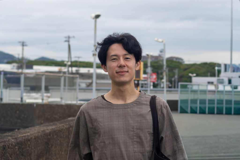 こちらを向く平田くん