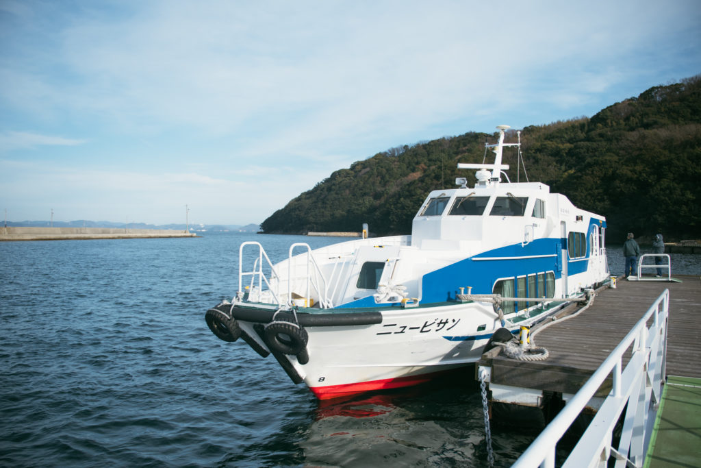 手島の定期船